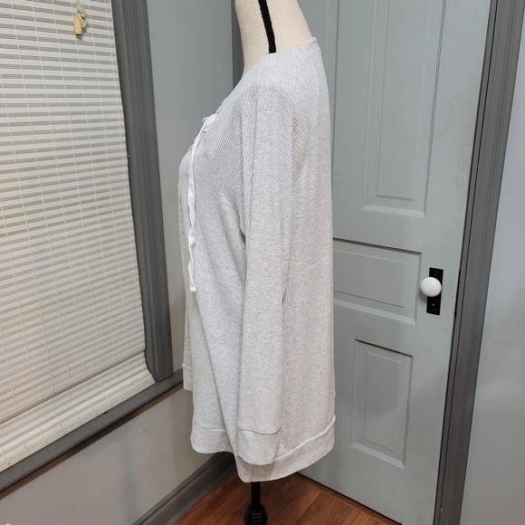 Lane Bryant Lightweight Ribbed Lace -Up Heather Grey Top size 14/16 - Picture 3 of 5